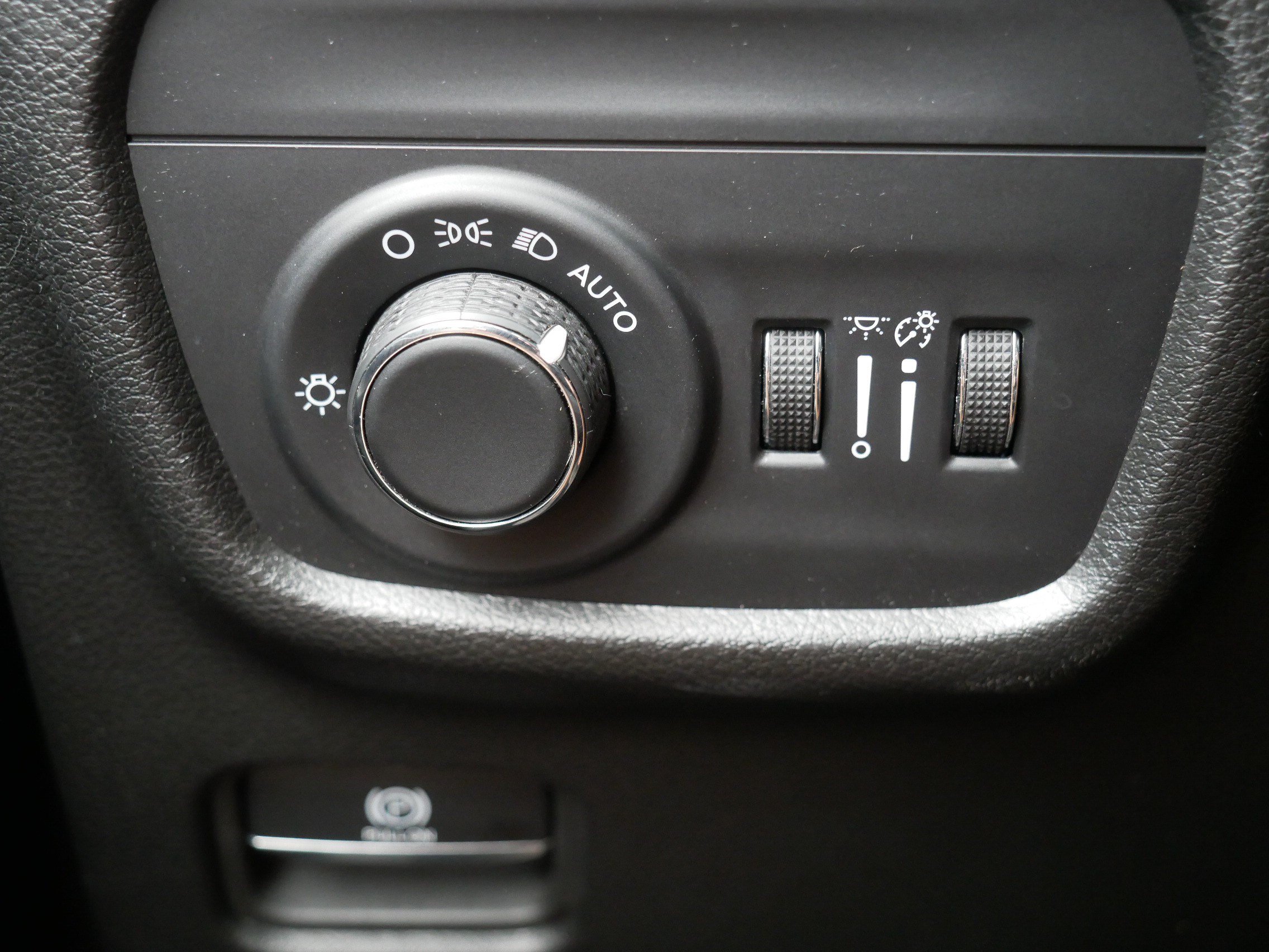 Used 2023 Jeep Grand Cherokee L Laredo AWD/4WD image 25