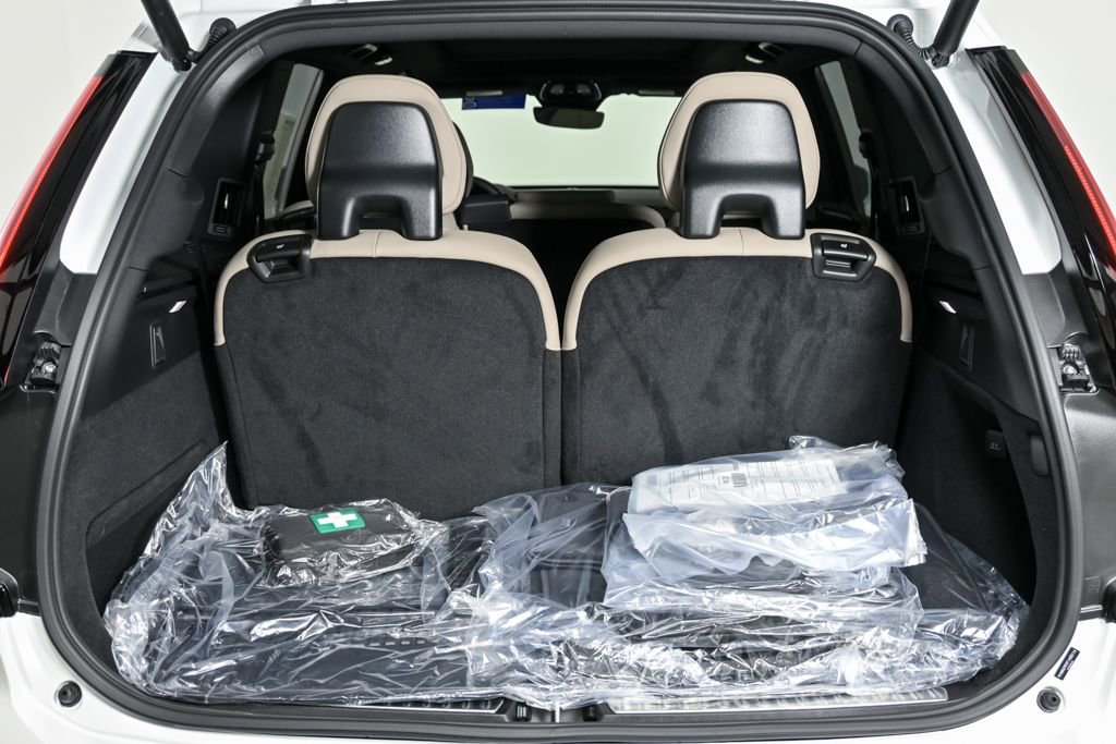 New 2026 Volvo XC90 B6 Plus w/ Protection Package Premier image 31