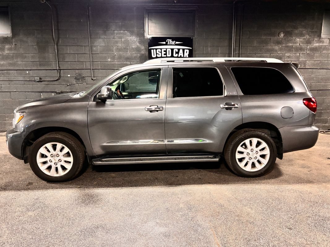 Used 2018 Toyota Sequoia Platinum AWD/4WD image 2