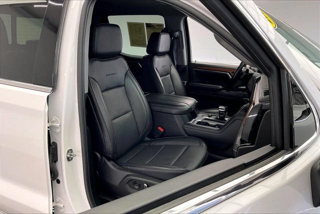 Used 2023 GMC Sierra 1500 Denali w/ Denali Carbonpro Edition AWD/4WD image 6