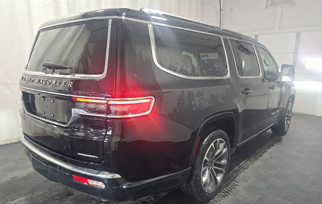 Used 2023 Jeep Grand Wagoneer L Series III AWD/4WD image 3