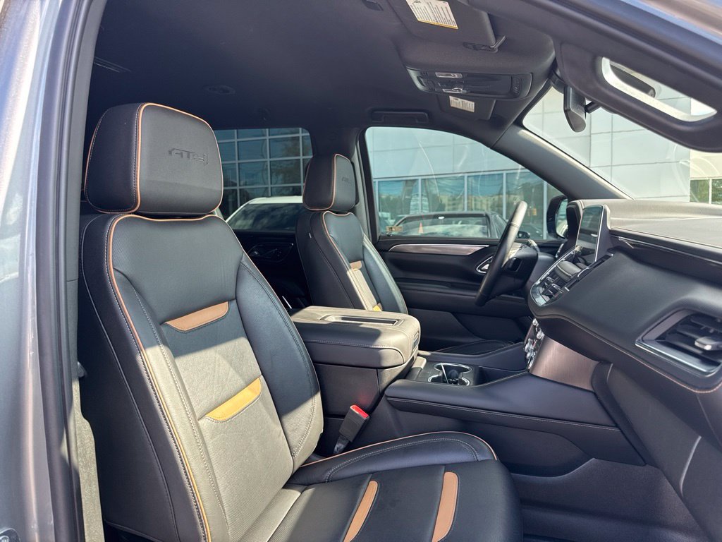 Used 2023 GMC Yukon AT4 w/ Technology Package AWD/4WD image 16