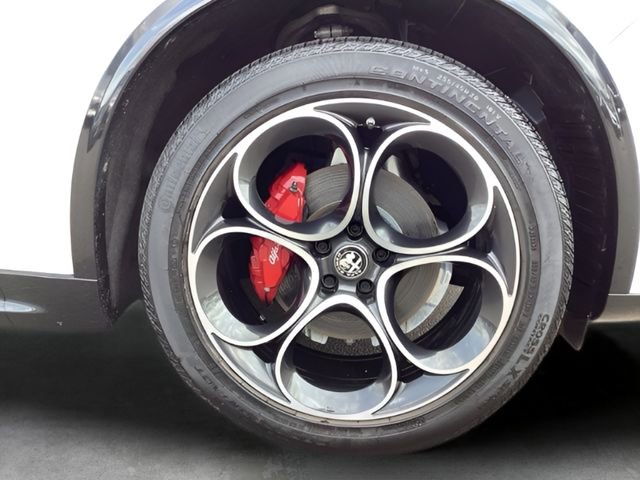 Used 2024 Alfa Romeo Stelvio Veloce image 9