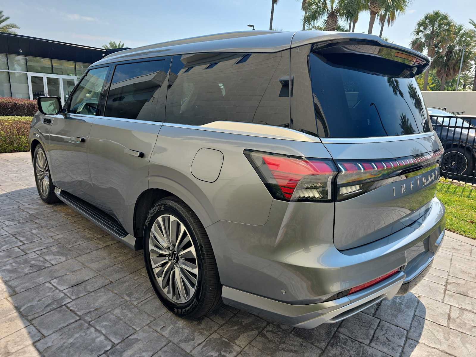 Certified 2025 INFINITI QX80 Sensory AWD/4WD image 7