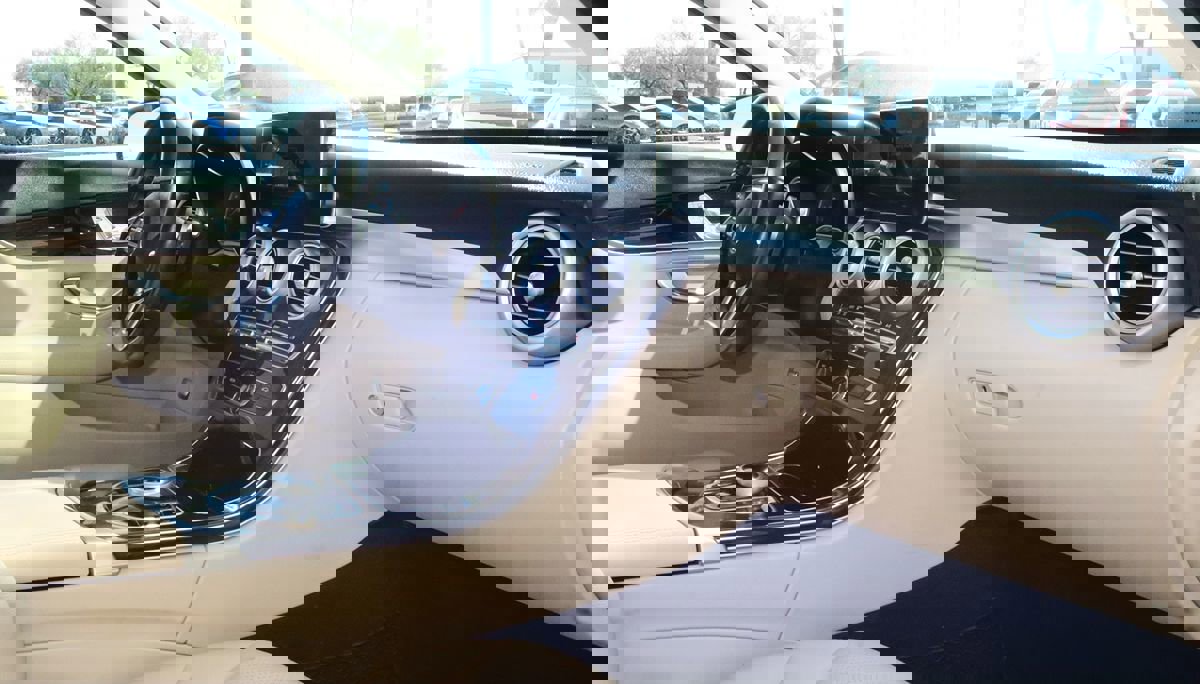 Used 2020 Mercedes-Benz C 300 Sedan w/ Premium Package image 35