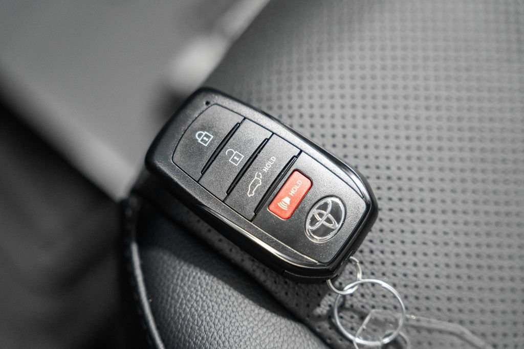 New 2026 Toyota Highlander Platinum image 49