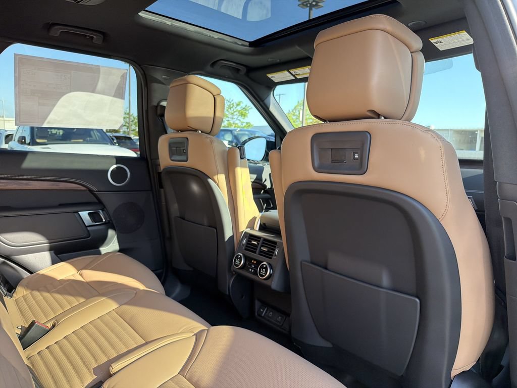 New 2026 Land Rover Discovery Dynamic SE AWD/4WD image 15