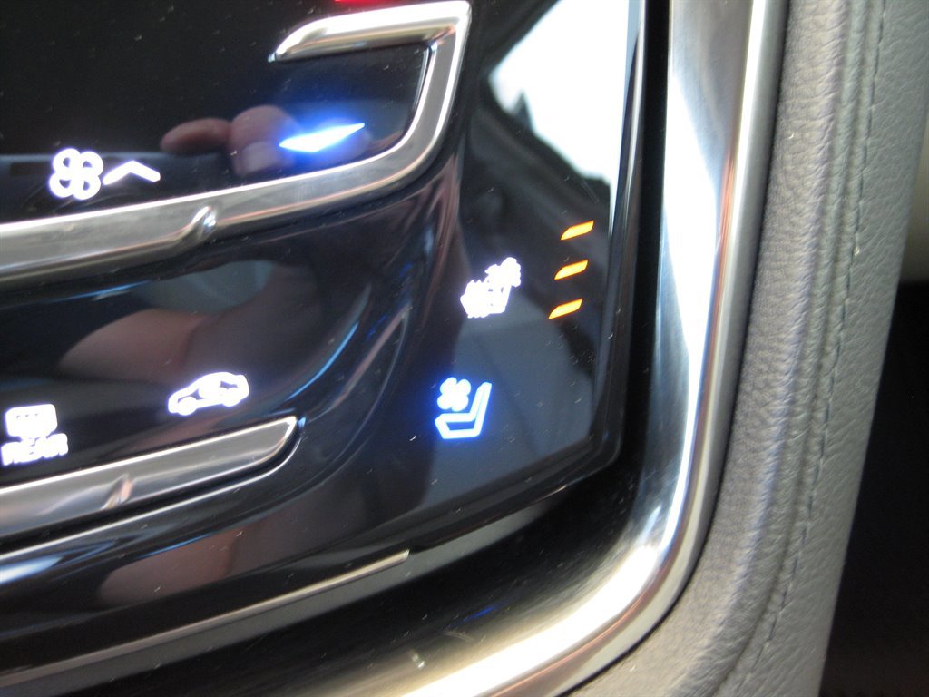 Used 2018 Cadillac CTS Luxury RWD image 20