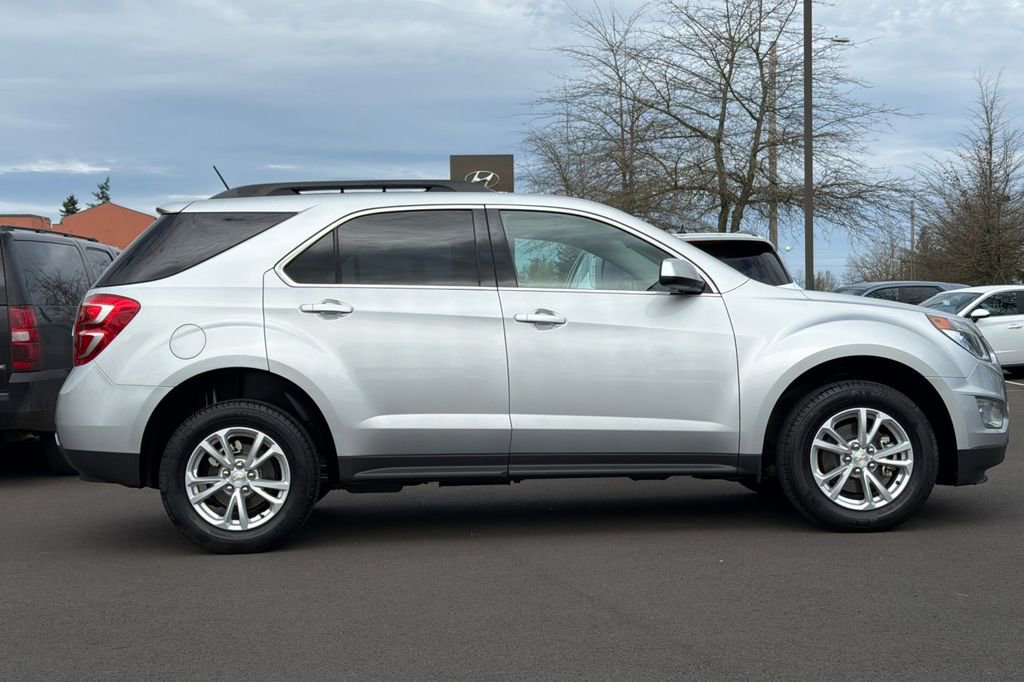 Used 2017 Chevrolet Equinox LT w/ Convenience Package image 3