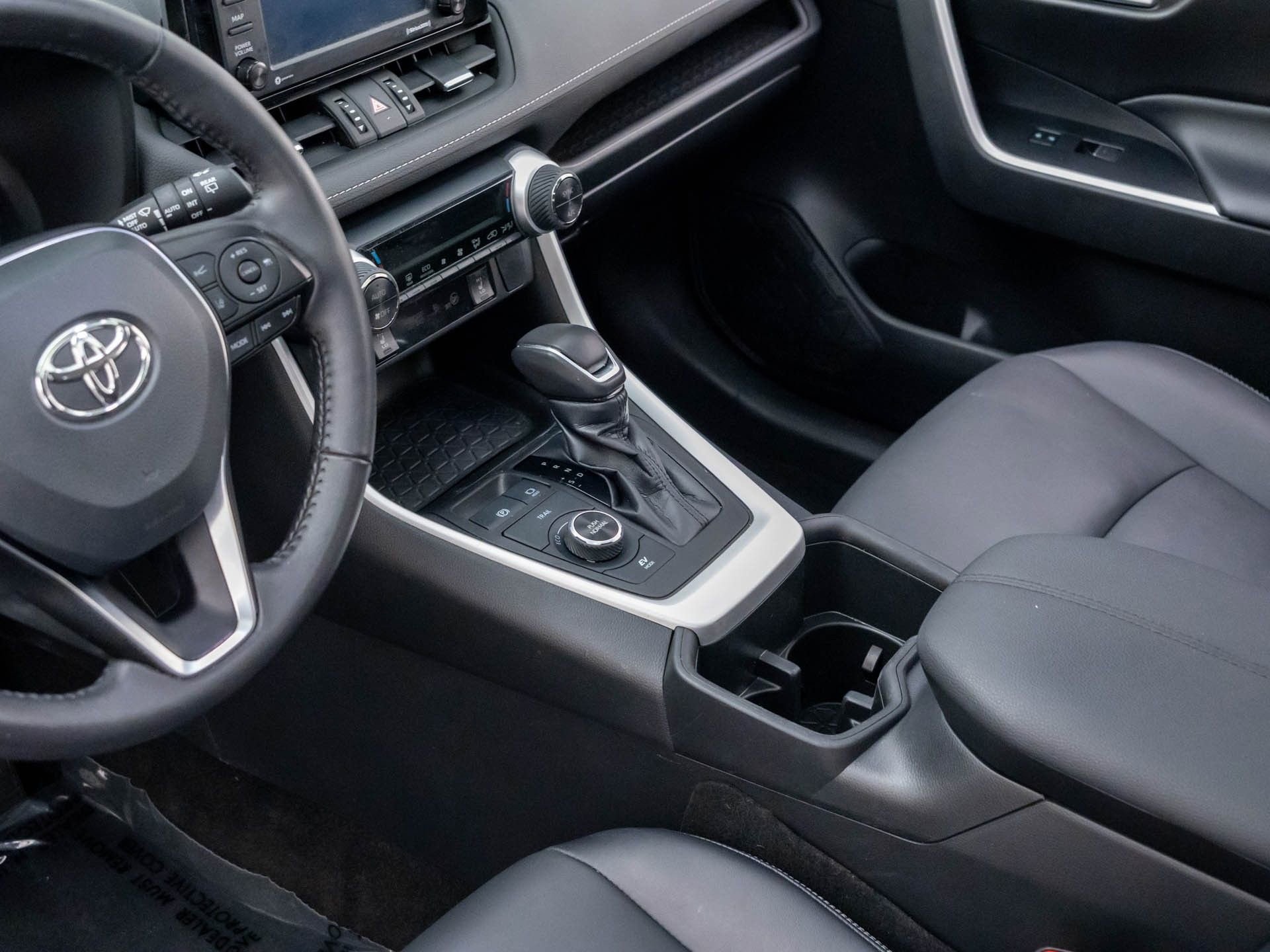 Used 2022 Toyota RAV4 XLE Premium AWD/4WD image 13