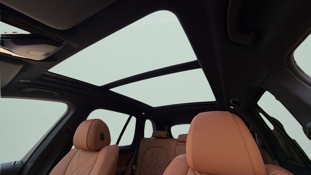 New 2026 BMW X5 xDrive50e image 16