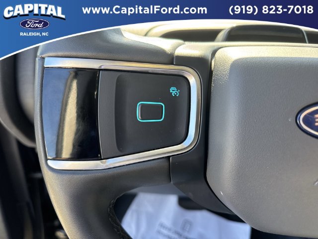 Certified 2025 Ford Expedition Active AWD/4WD image 23