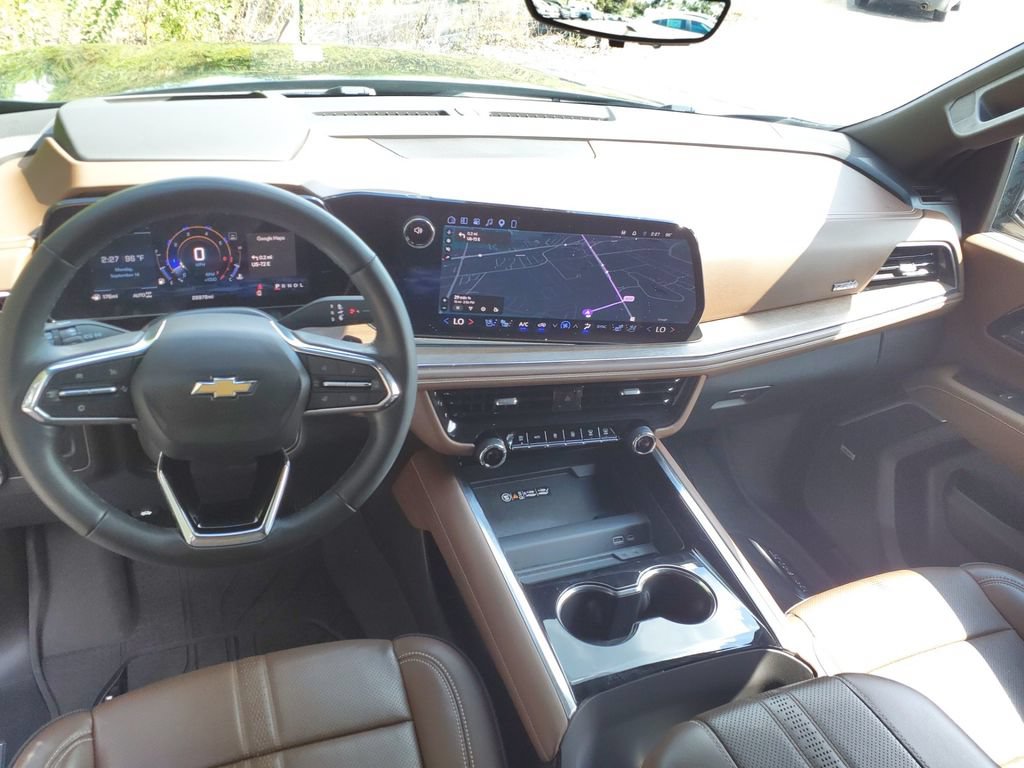 Used 2025 Chevrolet Tahoe High Country AWD/4WD image 24