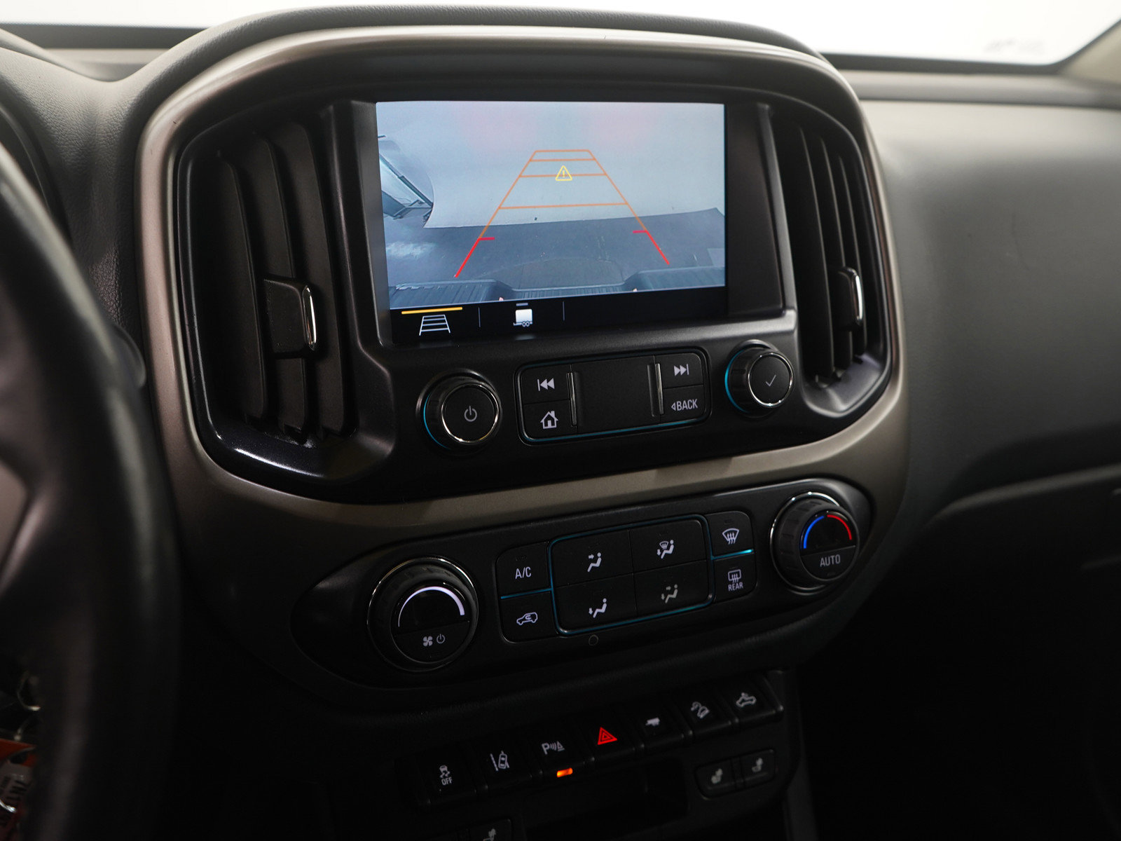 Used 2022 Chevrolet Colorado Z71 w/ Safety Package image 21