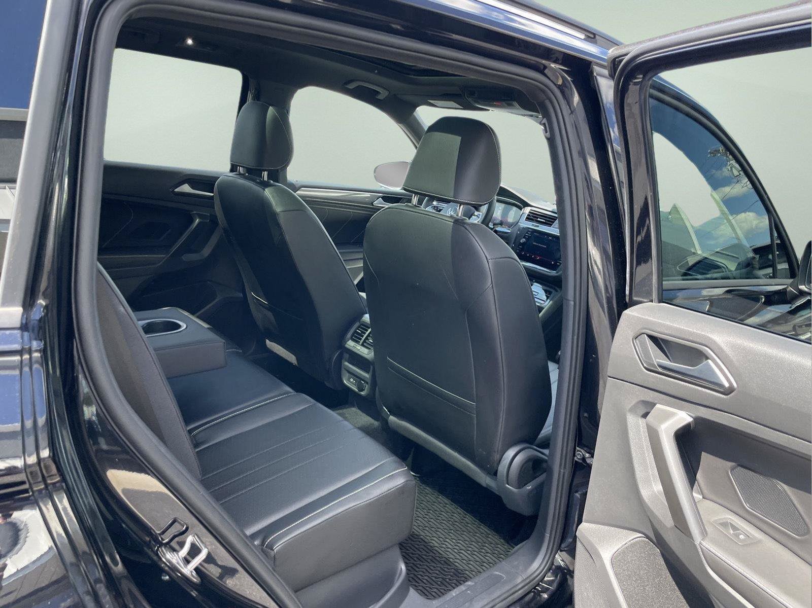 Used 2024 Volkswagen Tiguan SE R-Line AWD/4WD image 18