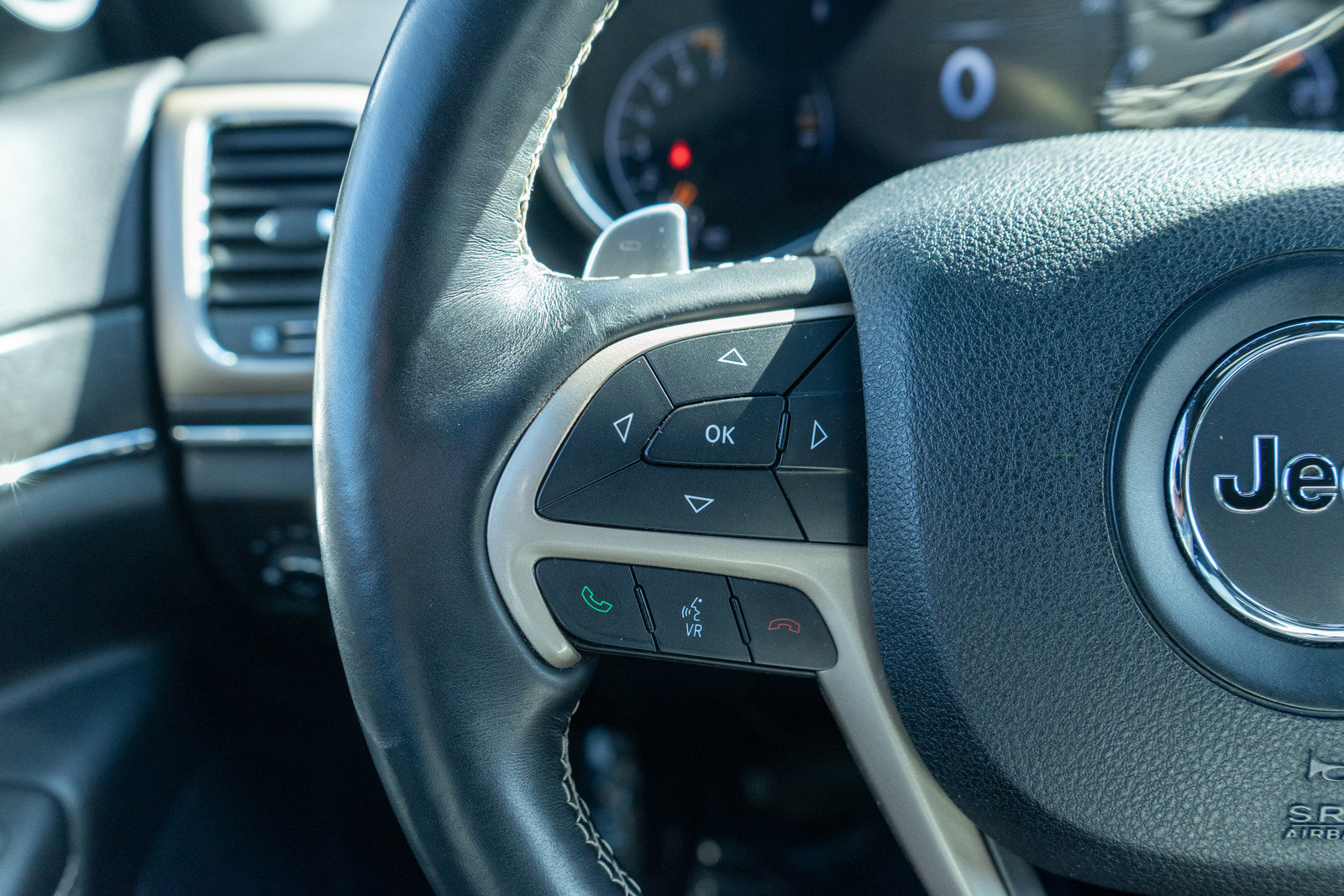 Used 2017 Jeep Grand Cherokee Limited w/ Trailer Tow Group IV image 25