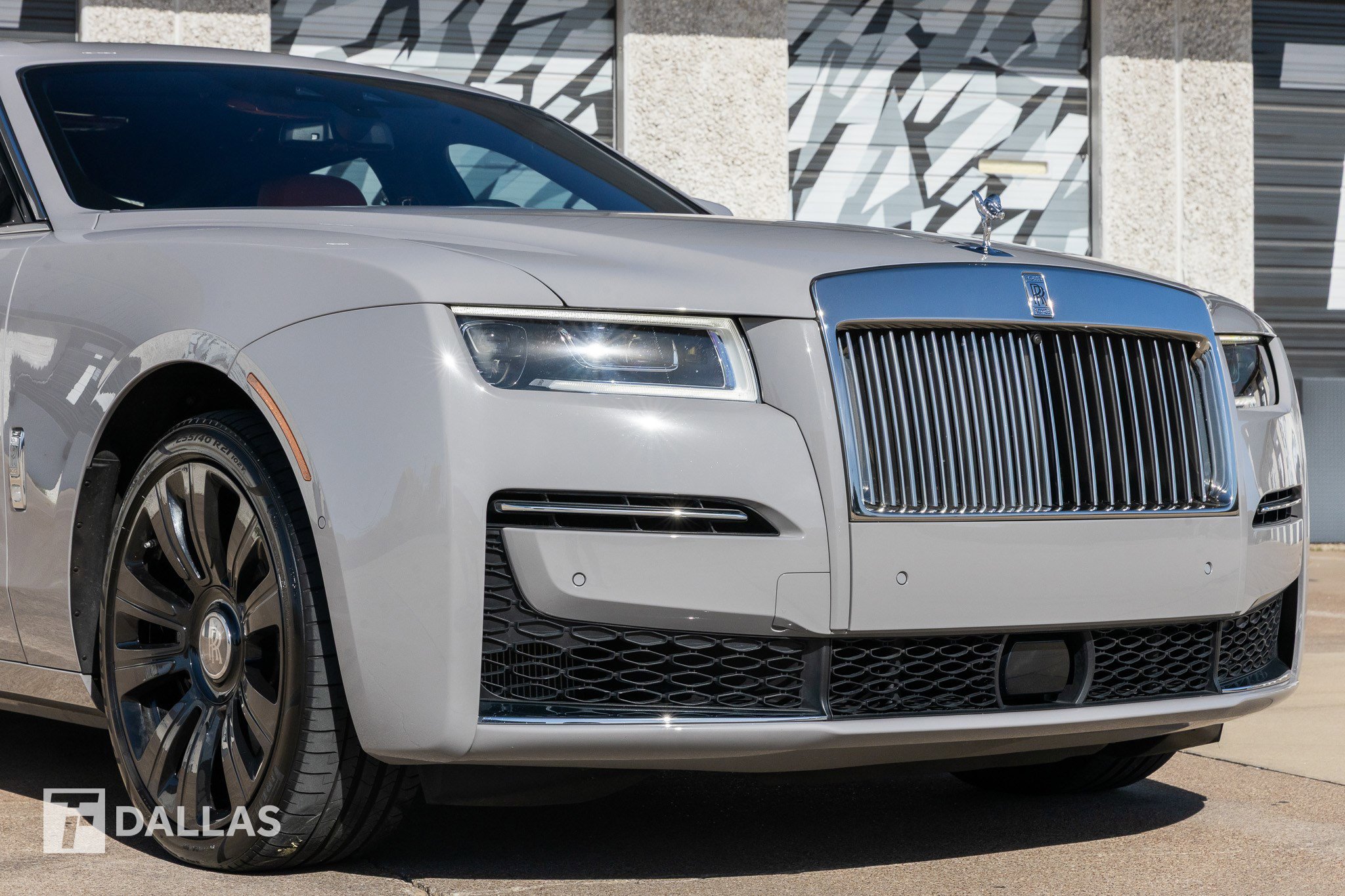 Used 2024 Rolls-Royce Ghost image 2
