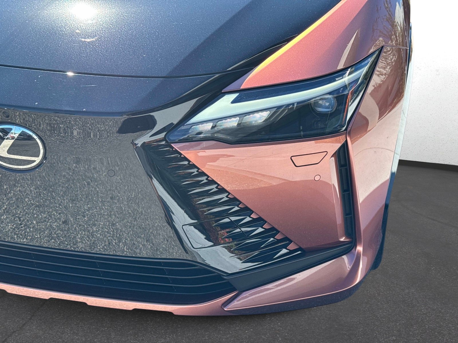 Used 2025 Lexus RZ 300e w/ Accessory Package (Z1) FWD image 9