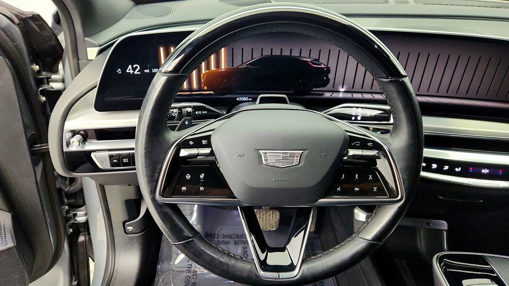 Used 2024 Cadillac Lyriq Luxury image 13