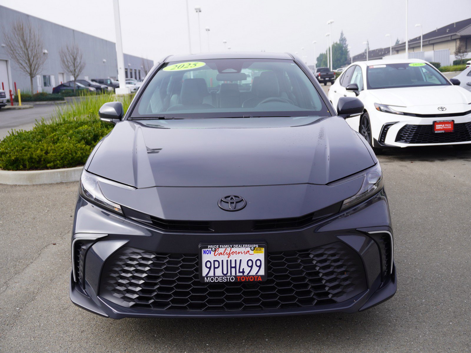 Used 2025 Toyota Camry SE image 6