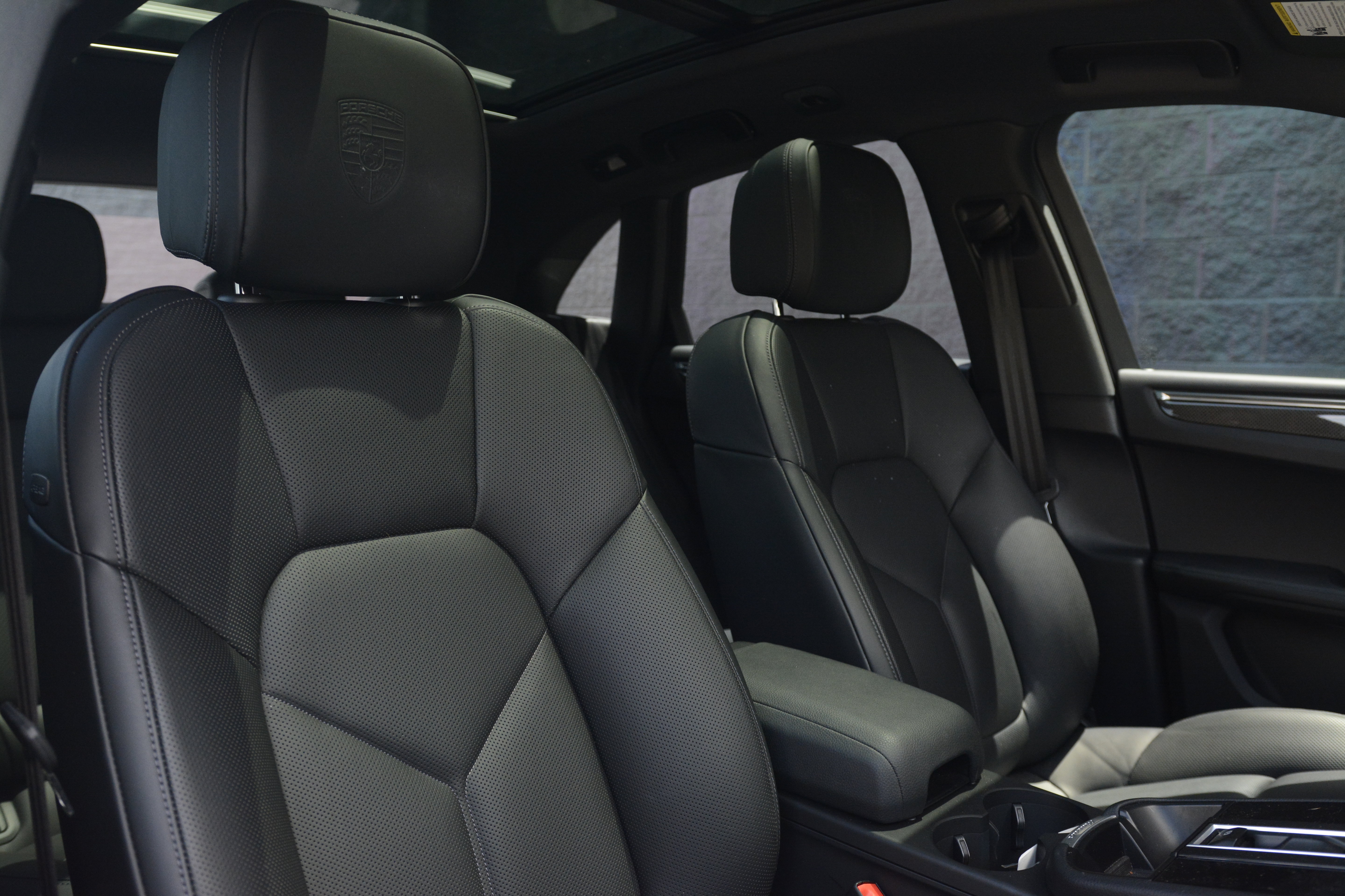Certified 2026 Porsche Macan AWD/4WD image 28