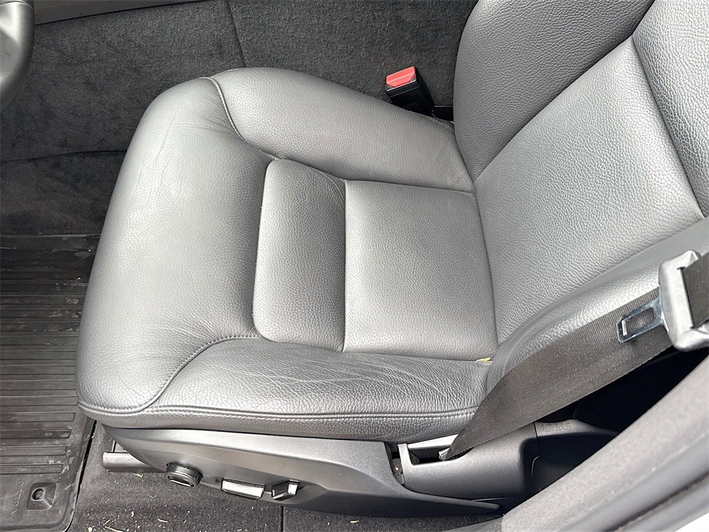 Used 2022 Volvo XC60 B5 Momentum image 21