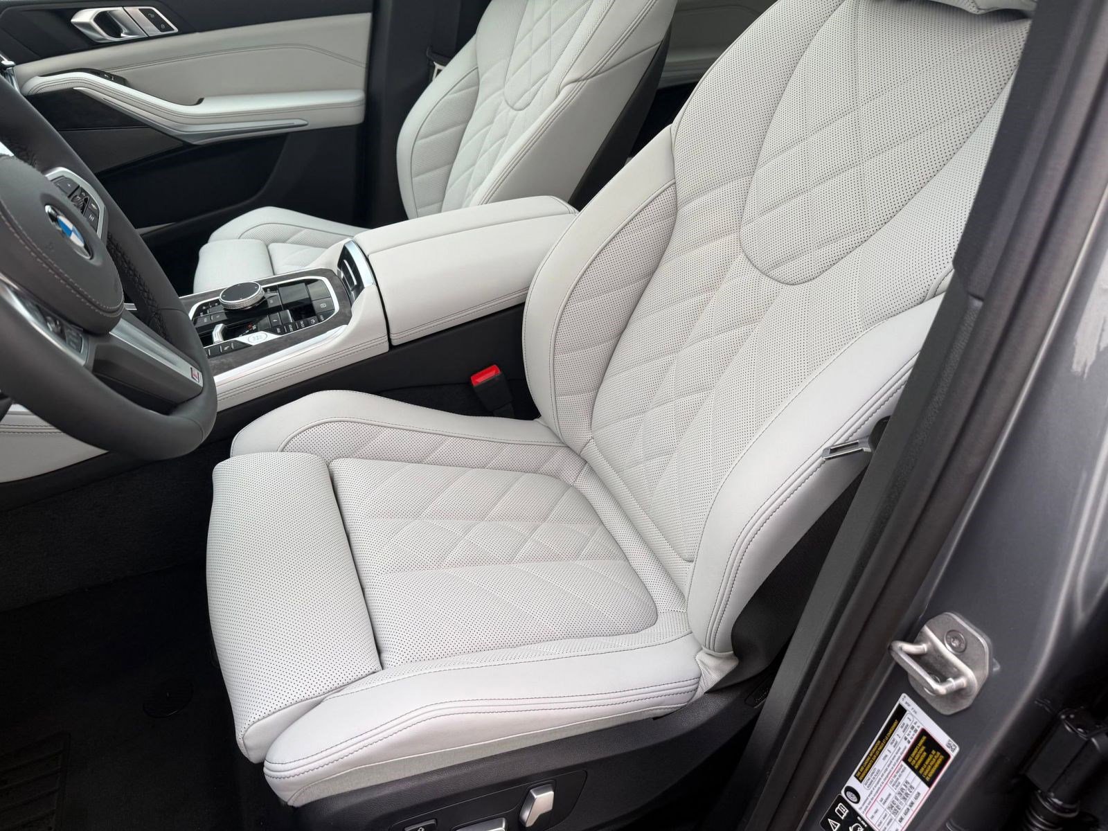 New 2026 BMW X5 xDrive40i w/ M Sport Package image 23