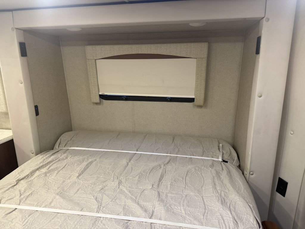 Used 2017 Mercedes-Benz Sprinter 3500 image 84