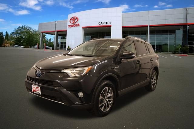 Used 2018 Toyota RAV4 XLE AWD/4WD image 5