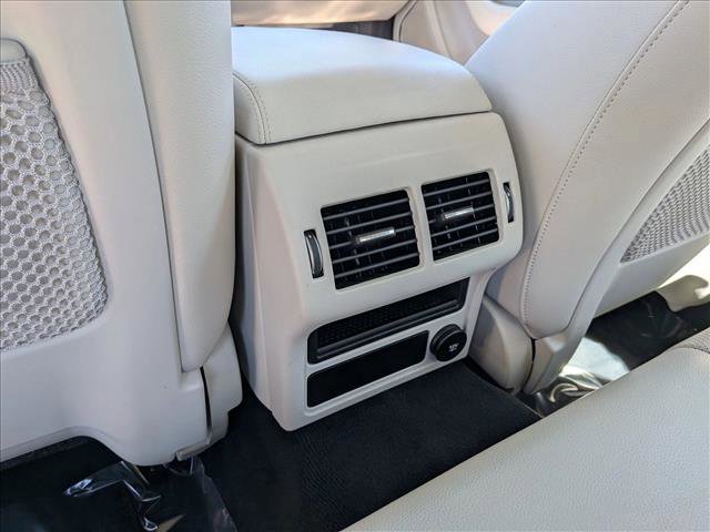 Used 2020 Jaguar XE S image 17