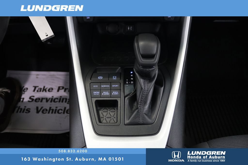 Used 2019 Toyota RAV4 LE w/ All Weather Liner Package AWD/4WD image 23