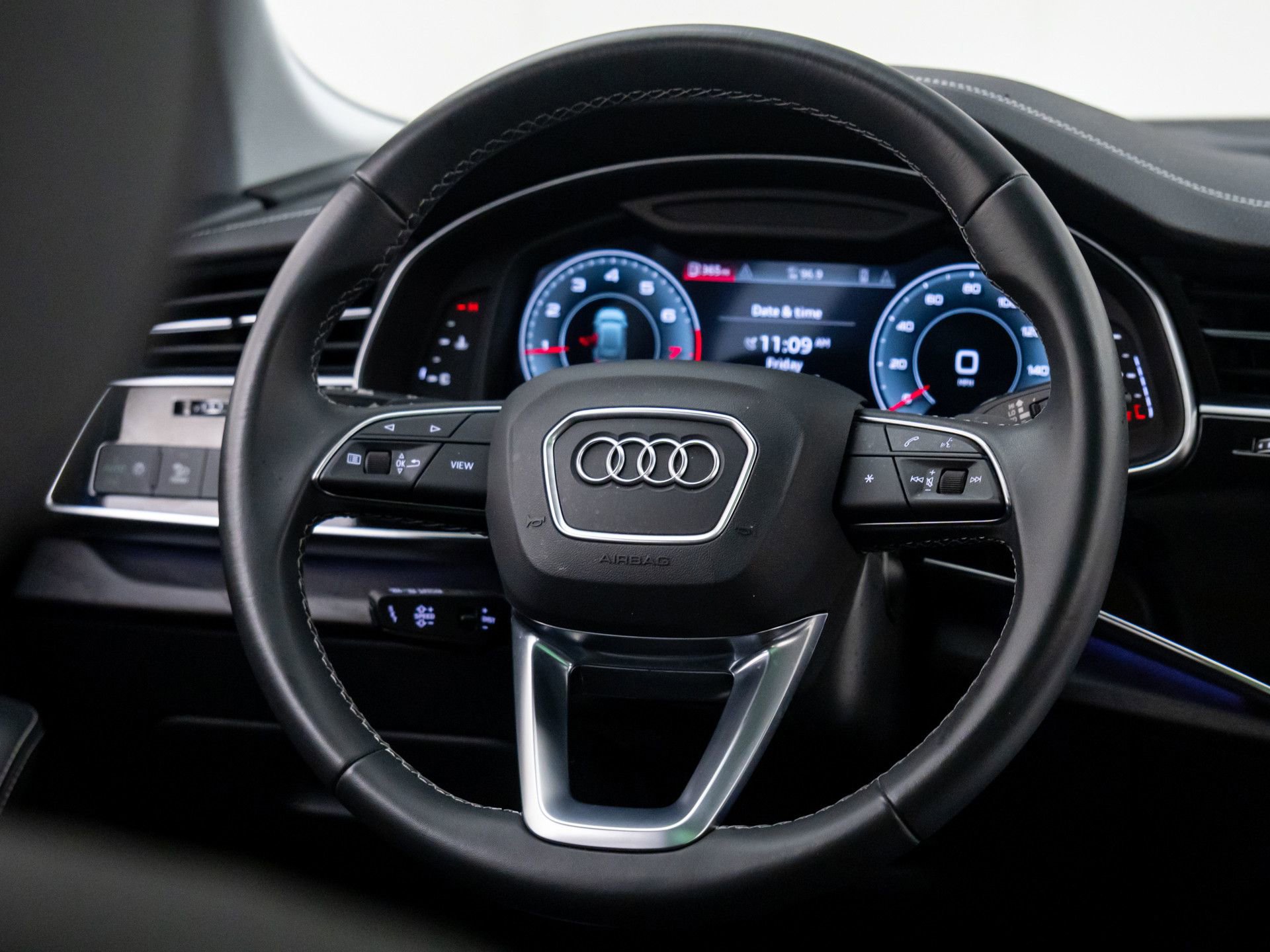 Used 2023 Audi Q8 Premium Plus image 10