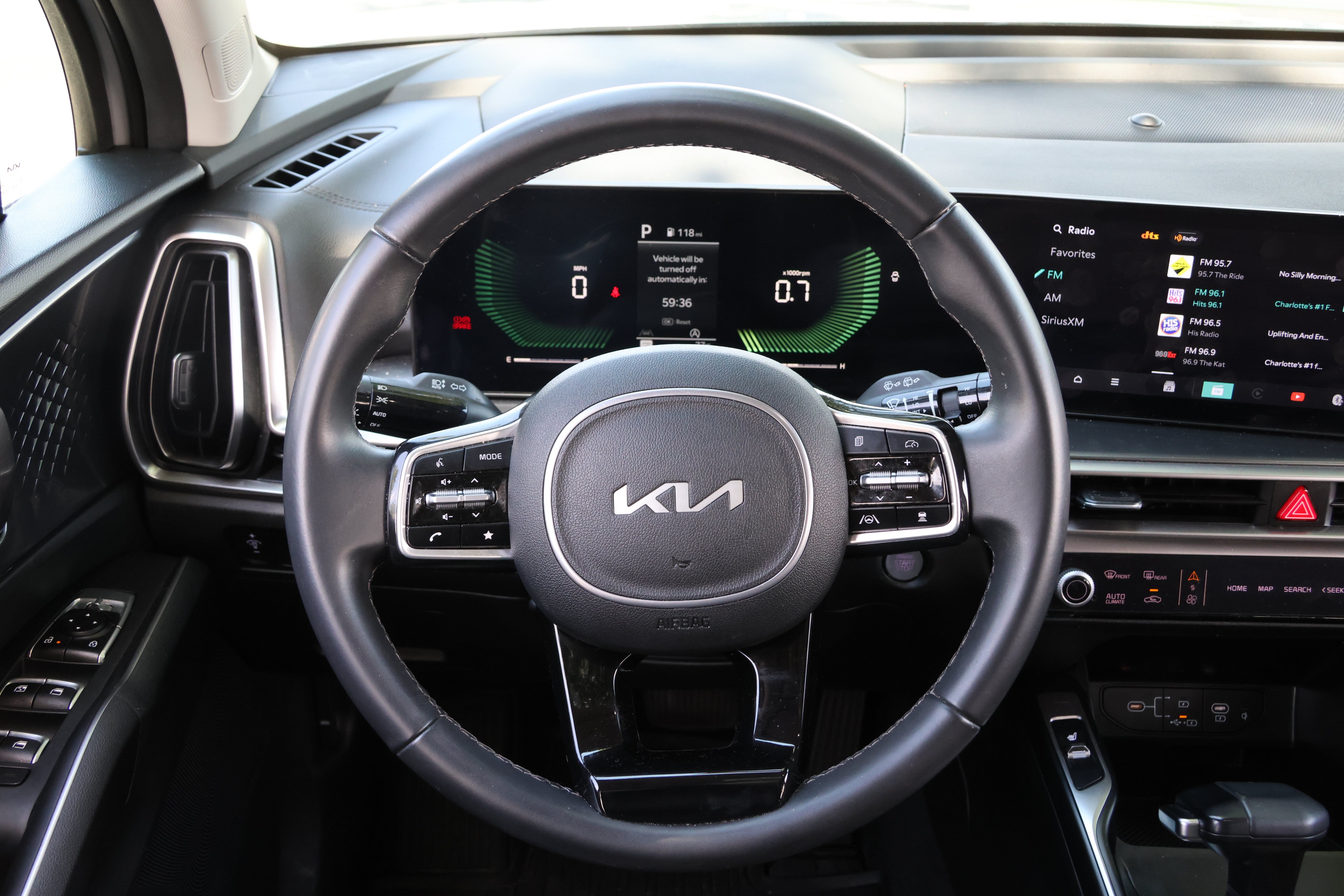 Used 2025 Kia Sorento S w/ Panoramic Sunroof Package FWD image 16