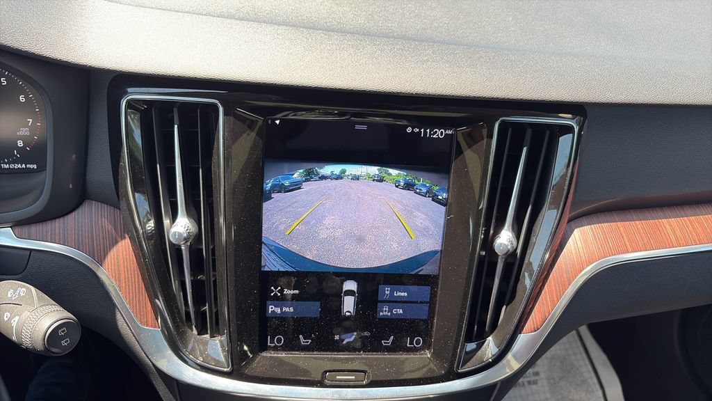 Used 2021 Volvo V60 T5 Momentum FWD image 19