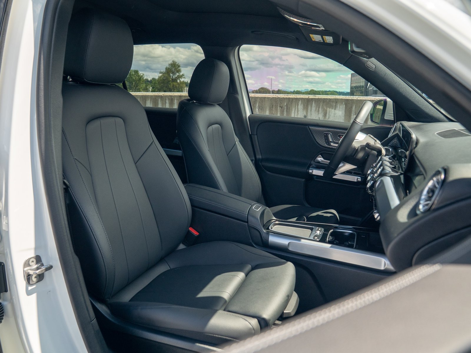 Certified 2024 Mercedes-Benz EQB 250+ image 29