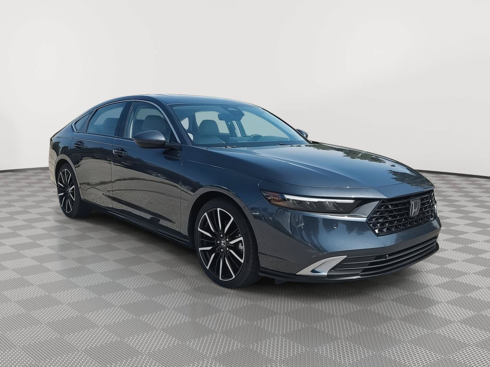 Used 2023 Honda Accord Touring image 4