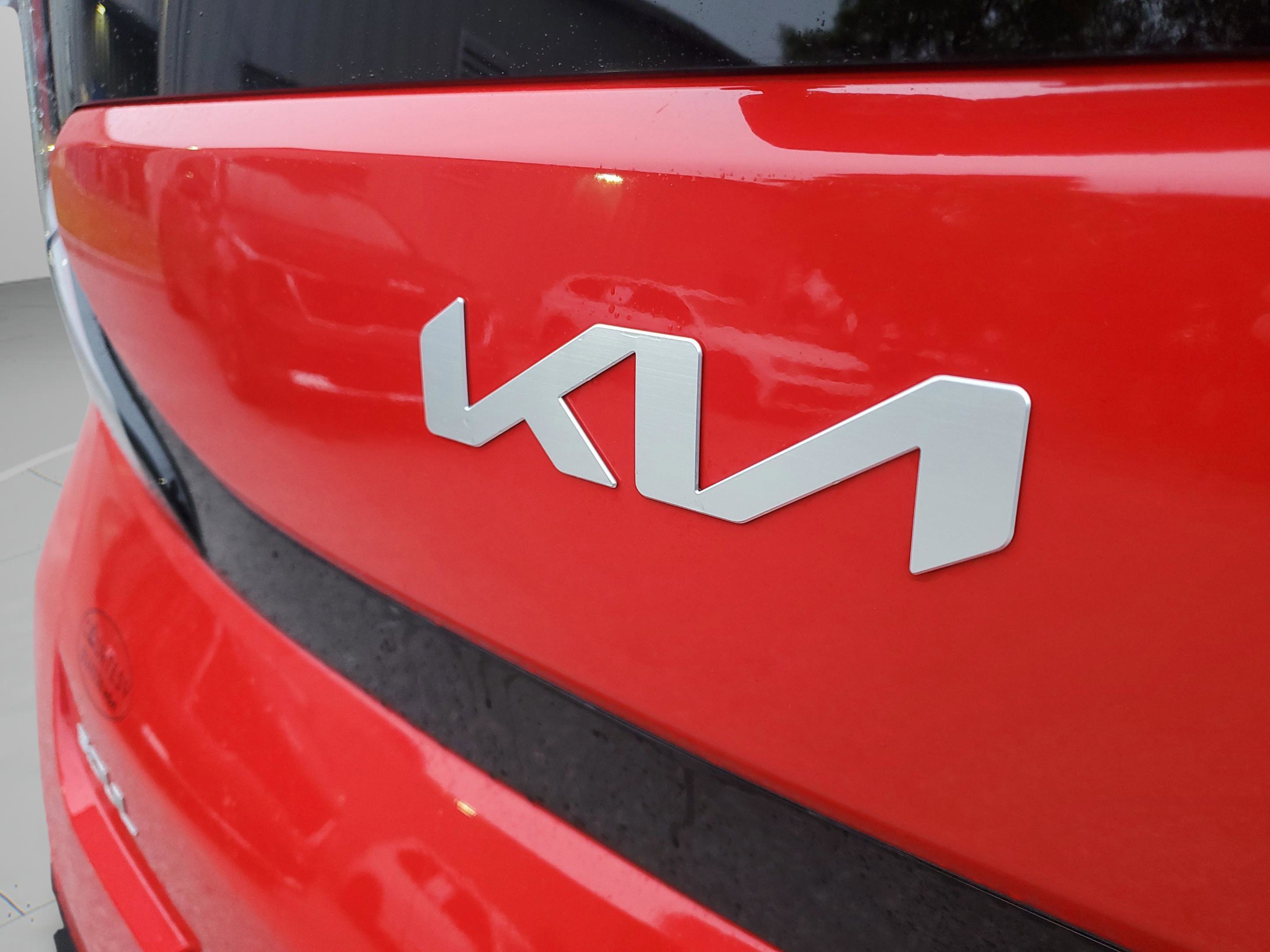 Certified 2023 Kia Soul LX FWD image 30