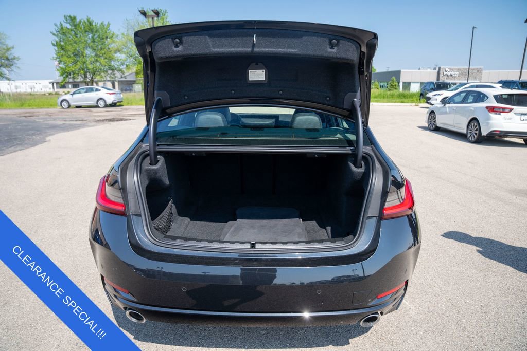 Used 2023 BMW 330i xDrive Sedan w/ Premium Package image 10
