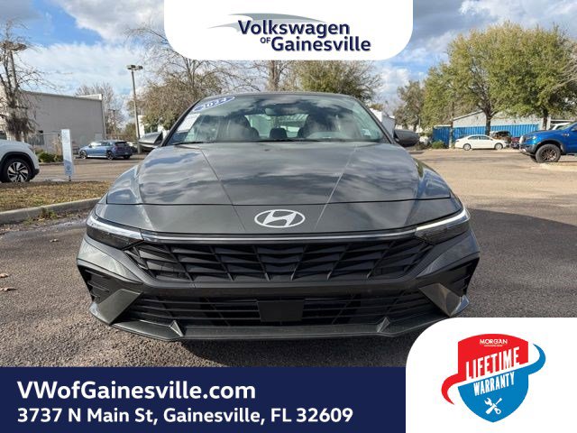 Used 2024 Hyundai Elantra SEL image 3