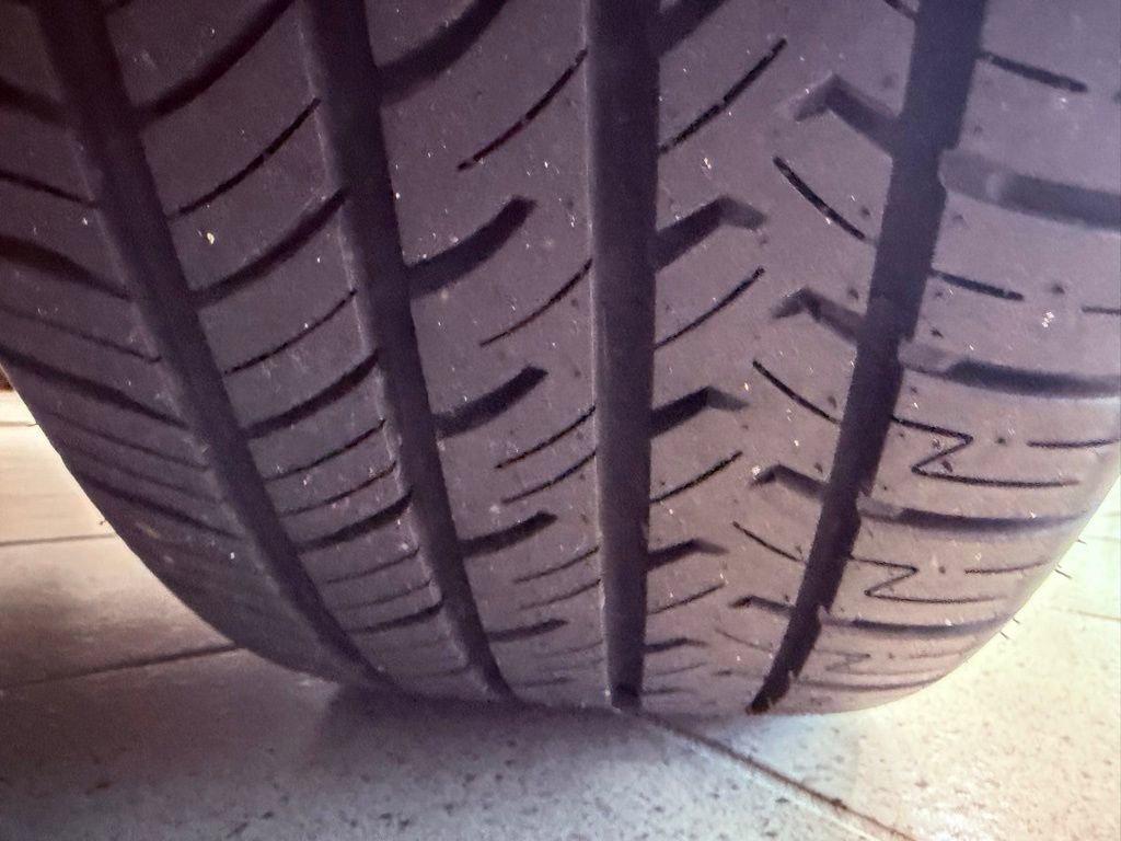 Used 2024 Lexus ES 300h w/ Luxury Package image 18