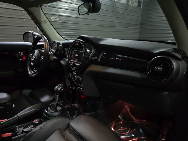 Used 2019 MINI Cooper S w/ Signature Upholstery Package FWD image 11