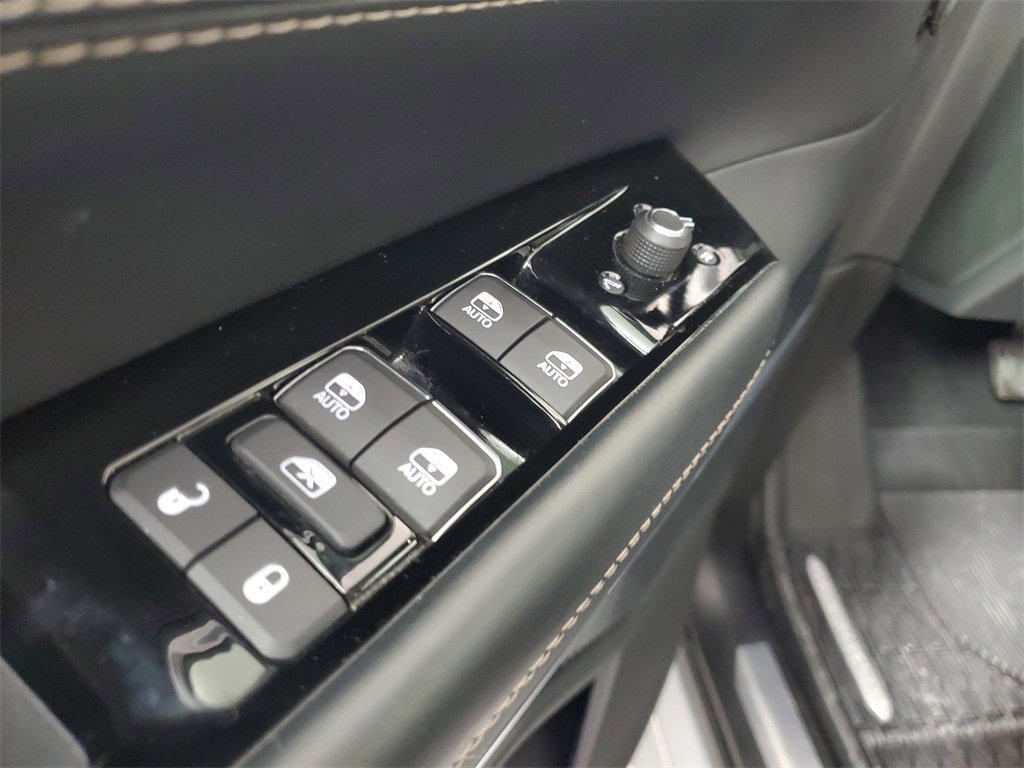 Used 2024 Jeep Grand Wagoneer L Series II w/ Quick Order Packagew 28T image 15