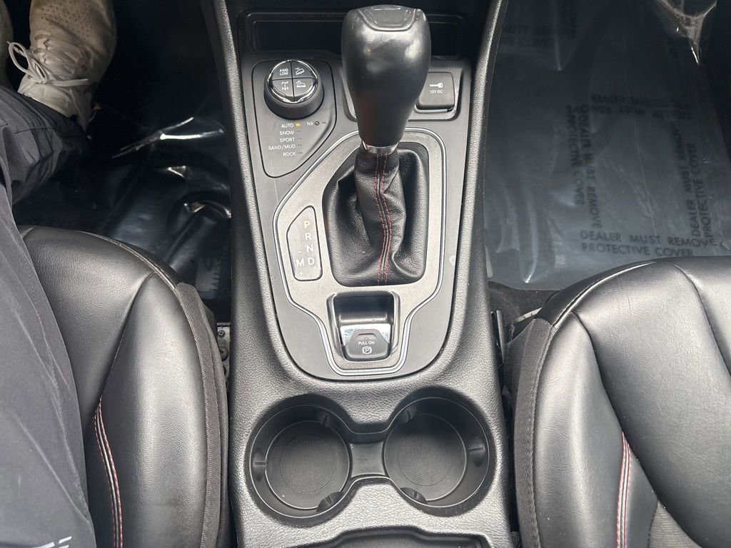 Used 2020 Jeep Cherokee Trailhawk w/ Cold Weather Group image 29