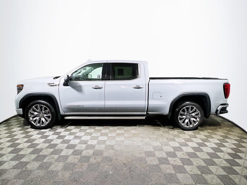 Used 2025 GMC Sierra 1500 Denali w/ Denali Reserve Package image 4