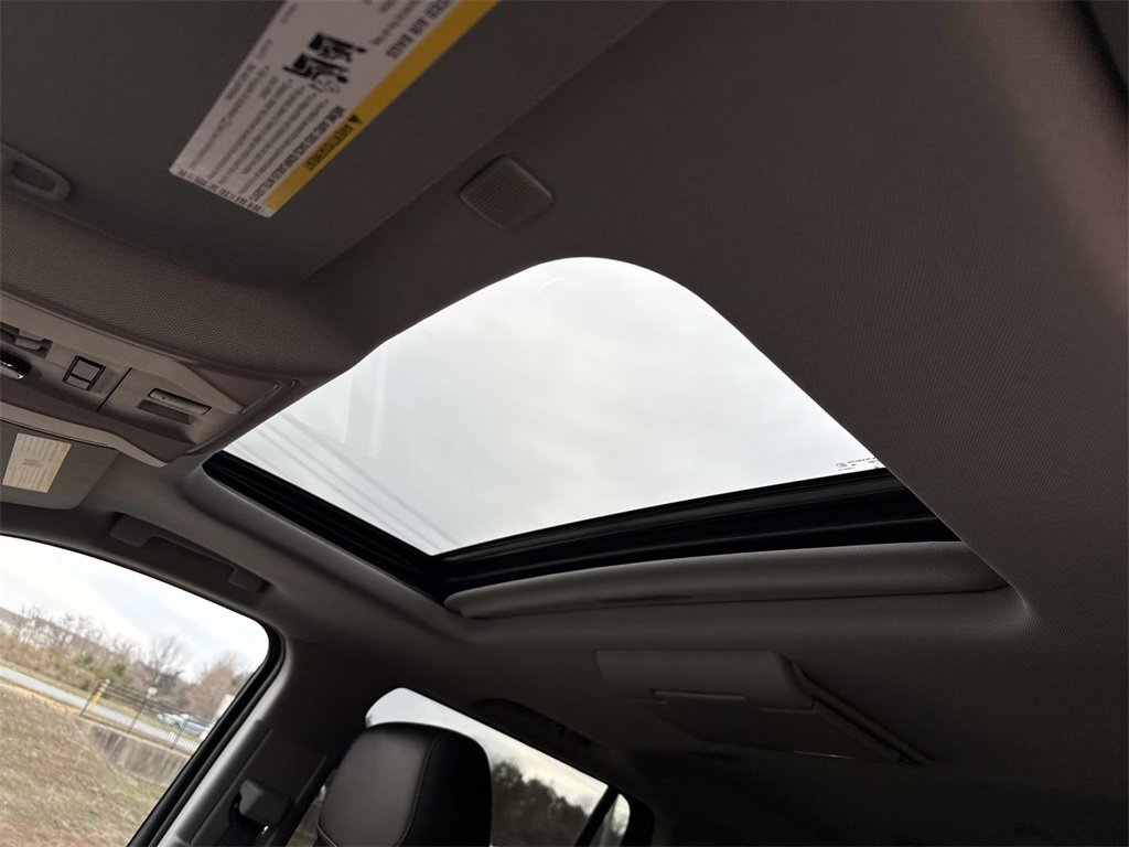 Used 2017 Cadillac Escalade Premium Luxury image 18