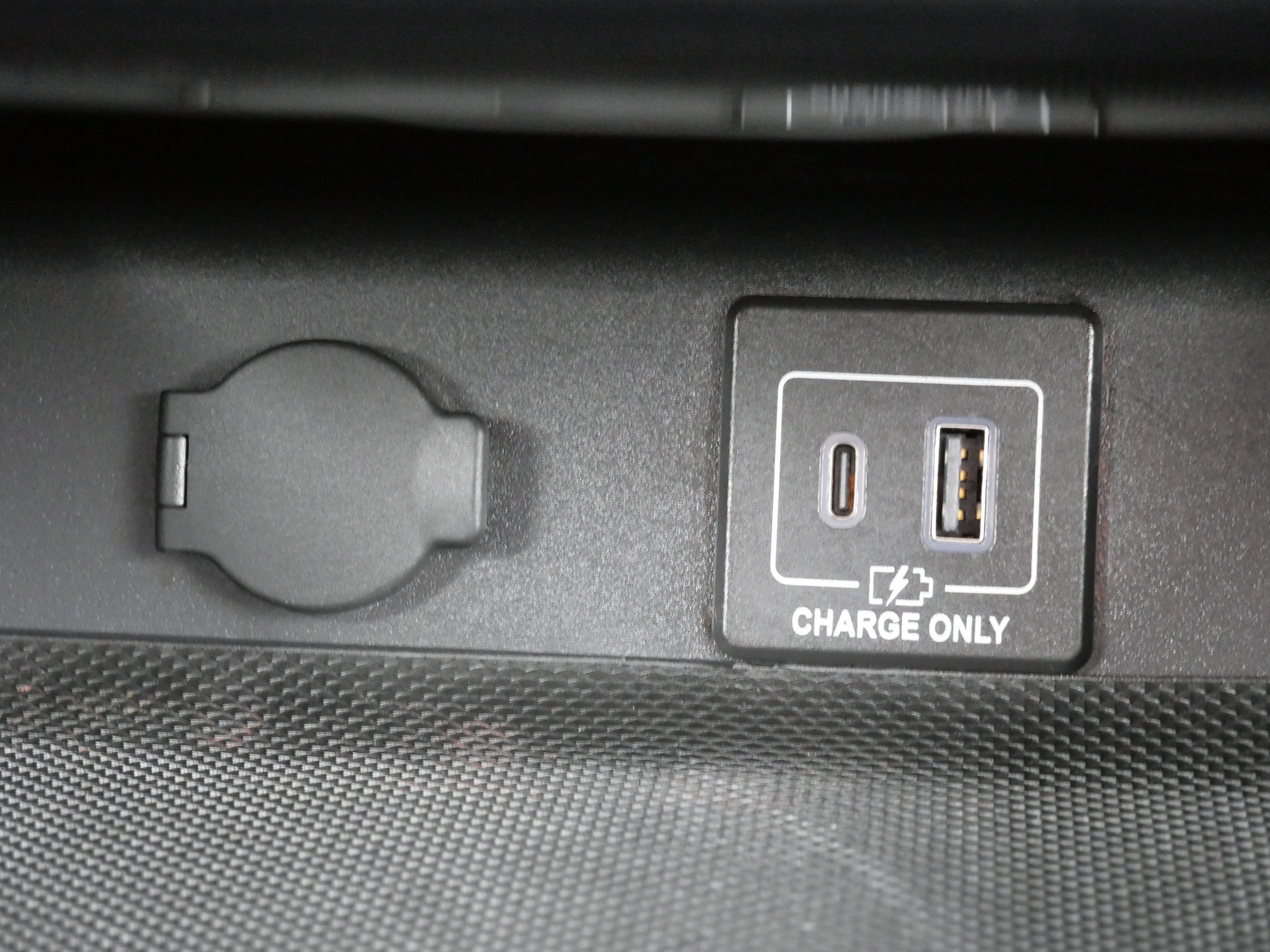 Used 2019 Nissan Pathfinder SV image 28