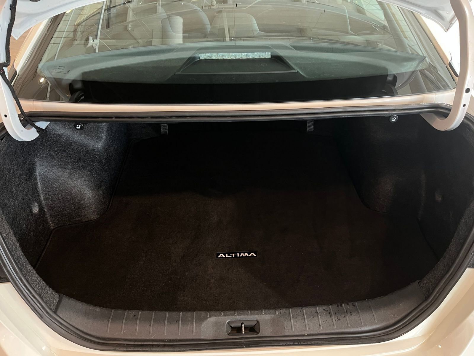 Used 2025 Nissan Altima 2.5 SV image 30