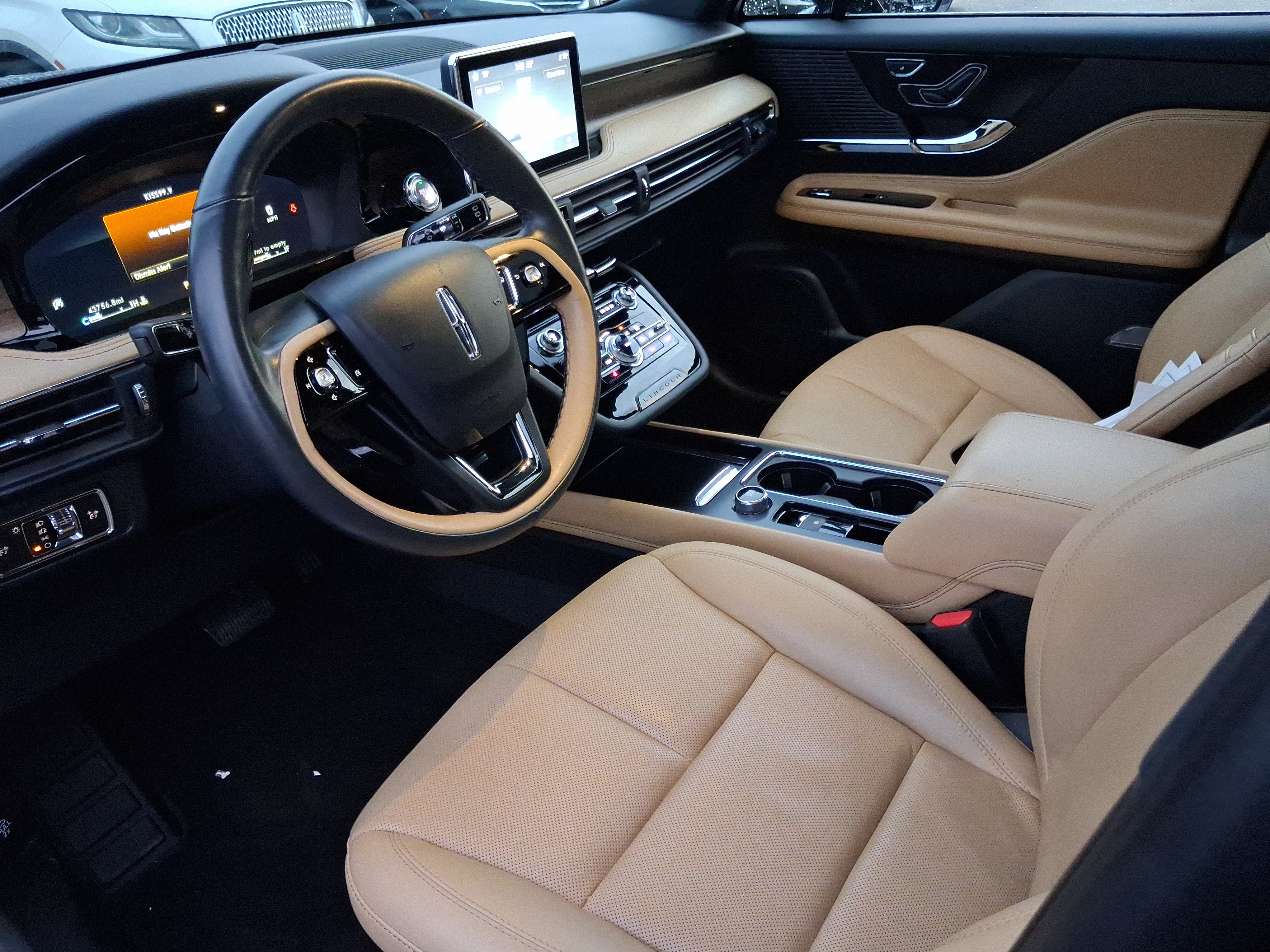 Certified 2022 Lincoln Corsair Reserve w/ Sport Package AWD/4WD image 10