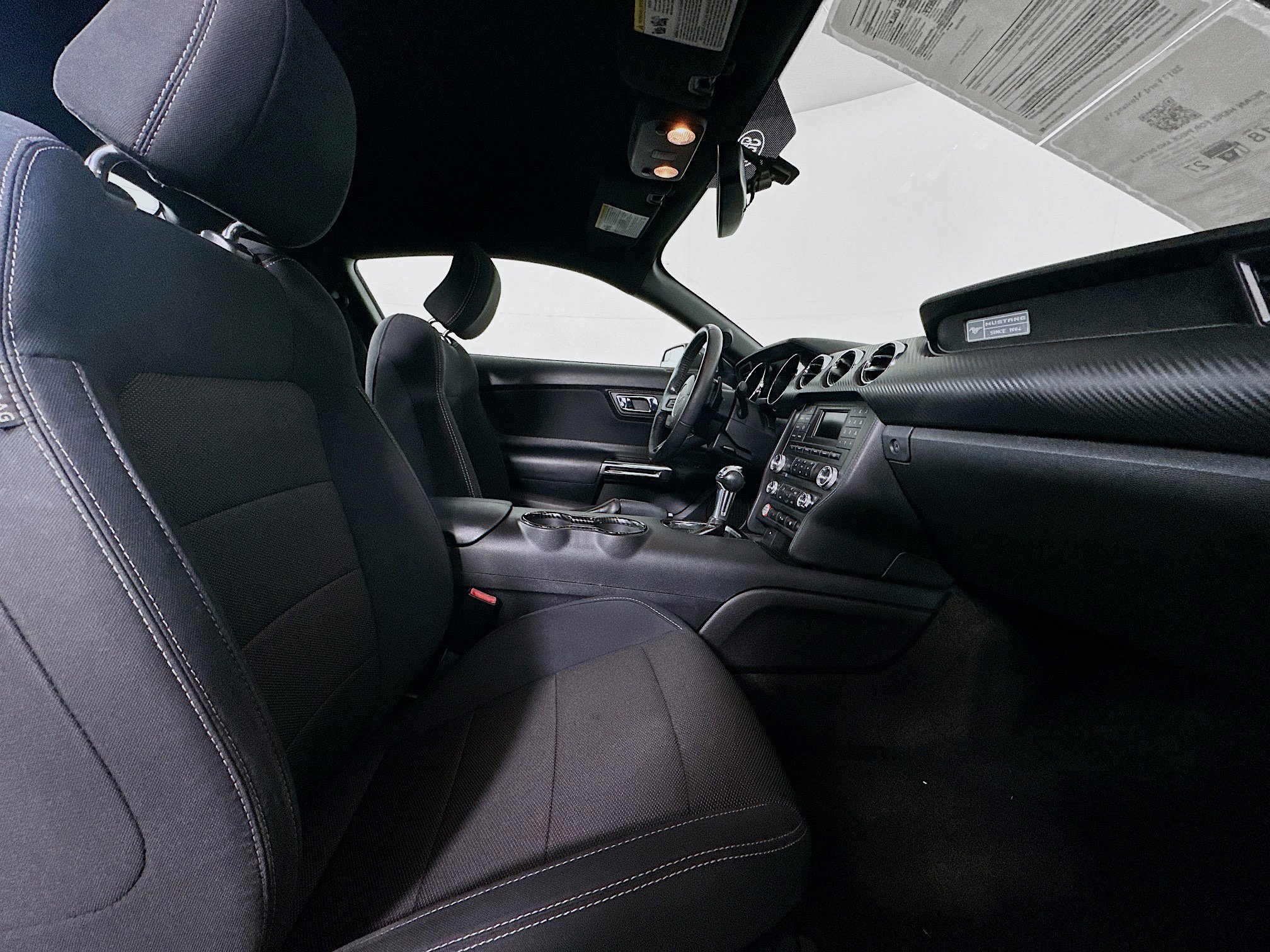 Used 2017 Ford Mustang V6 image 27