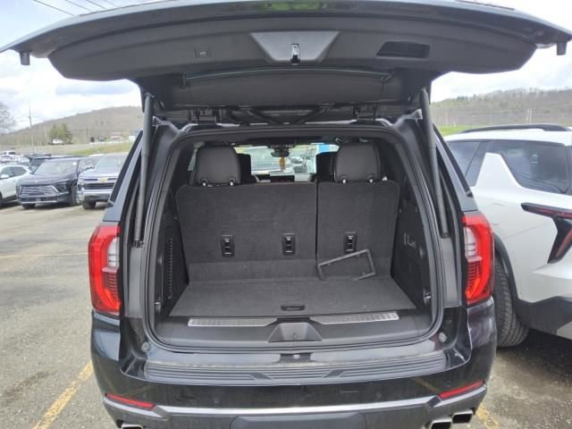 Used 2026 GMC Yukon Denali Ultimate AWD/4WD image 10